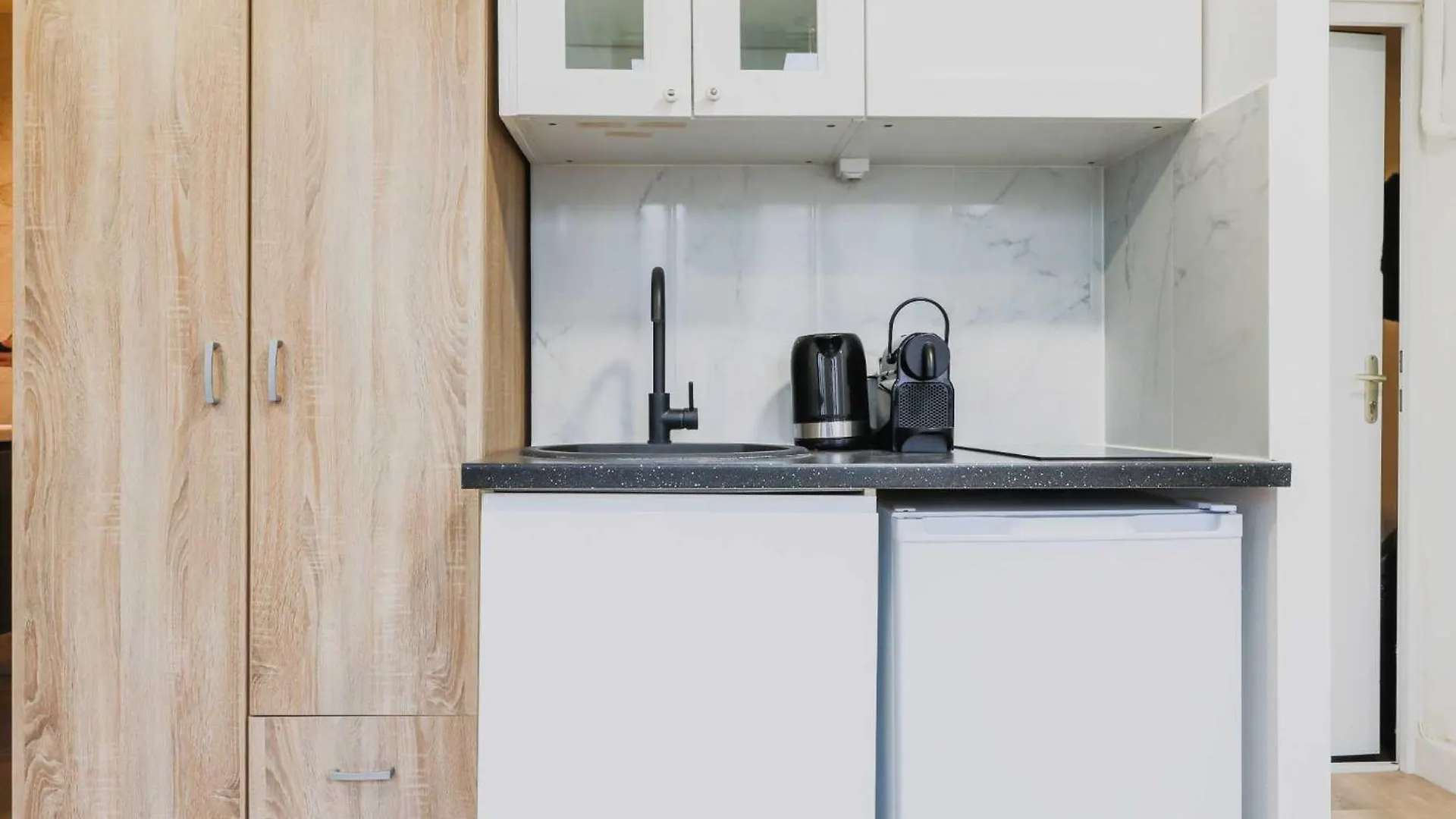 Apartment Beautiful Studio - 2P - Parc De Belleville Paris France